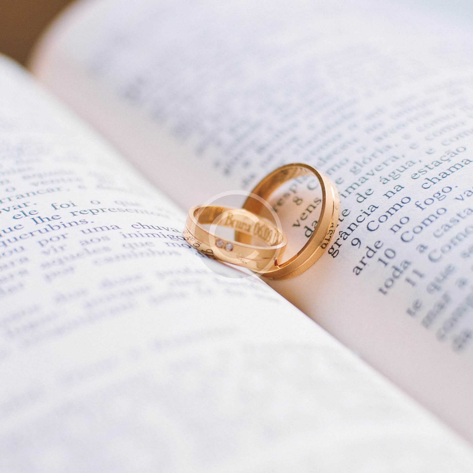 Custom Decor & Themes